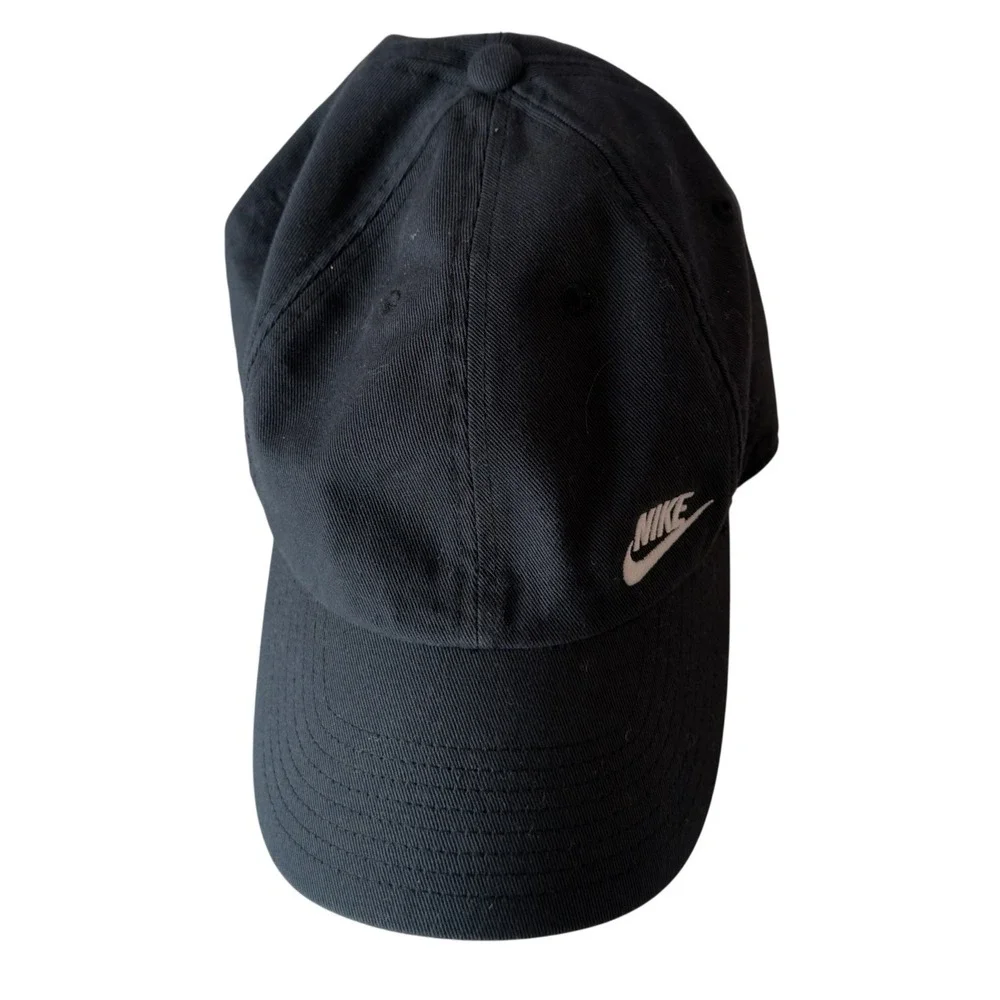 Nike Heritage 86 Black Baseball Cap One Size Logo Casual Adjustable Activewear